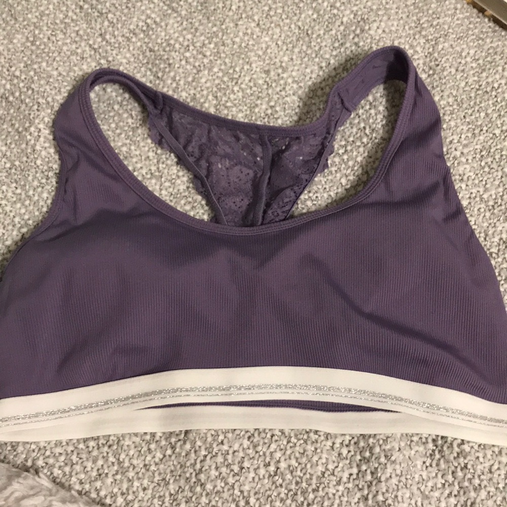 Sports bra